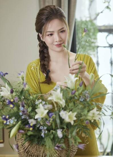 Trước khi có gia đình viên mãn ở hiện tại, vào năm 2008, trong sự ngỡ ngàng của khán giả, MC Đan Lê từng lập gia đình với BTV Xuân Tùng. Tuy nhiên, 2 năm sau cả hai đã ly hôn.