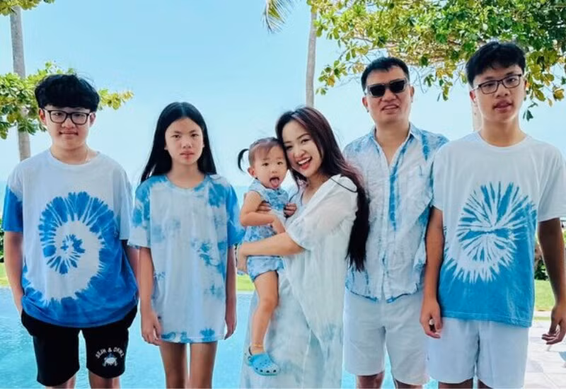 Năm 2008, Vân Hugo kết hôn với người chồng đầu tiên tên Tường Linh. Nhưng cuối cùng đến năm 2014, cặp đôi cũng "đường ai nấy đi".