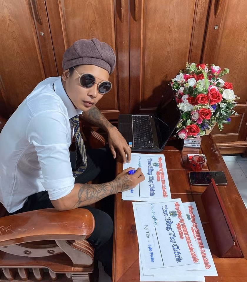 Nổi lên nhờ những video đời thường, Lộc Fuho trở thành hiện tượng mạng được nhiều người săn đón.