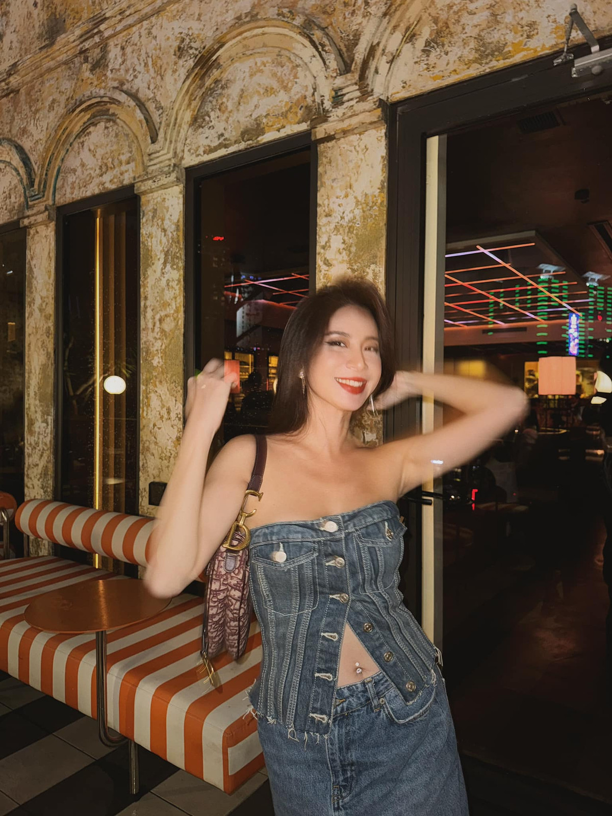 Ngọc Anh vẫn giữ được sự tươi trẻ. Gái hai con Ngọc Anh cũng dần ít xuất hiện hơn ở các sự kiện. Nhưng năm 2013, Ngọc Anh tái xuất trong một số sự kiện và vẫn giữ được nét trẻ trung, quyễn rũ.