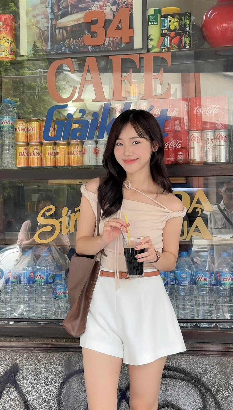 Đáng chú ý nhất phải kể đến thời điểm Meichan học xong lớp 8, chuẩn bị lên lớp 9, cô bạn đã lén lấy sổ đỏ của gia đình để chuẩn bị cho ý định “trốn nhà”.