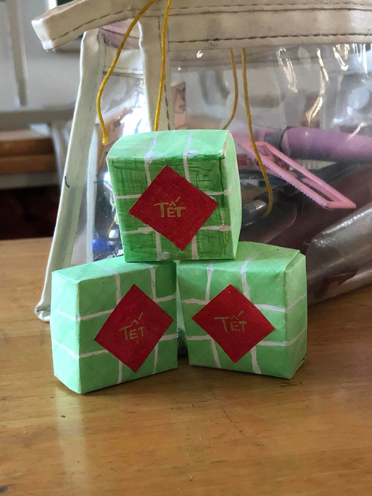 "Dư vị" Tết còn mãi với những cặp bánh chưng.