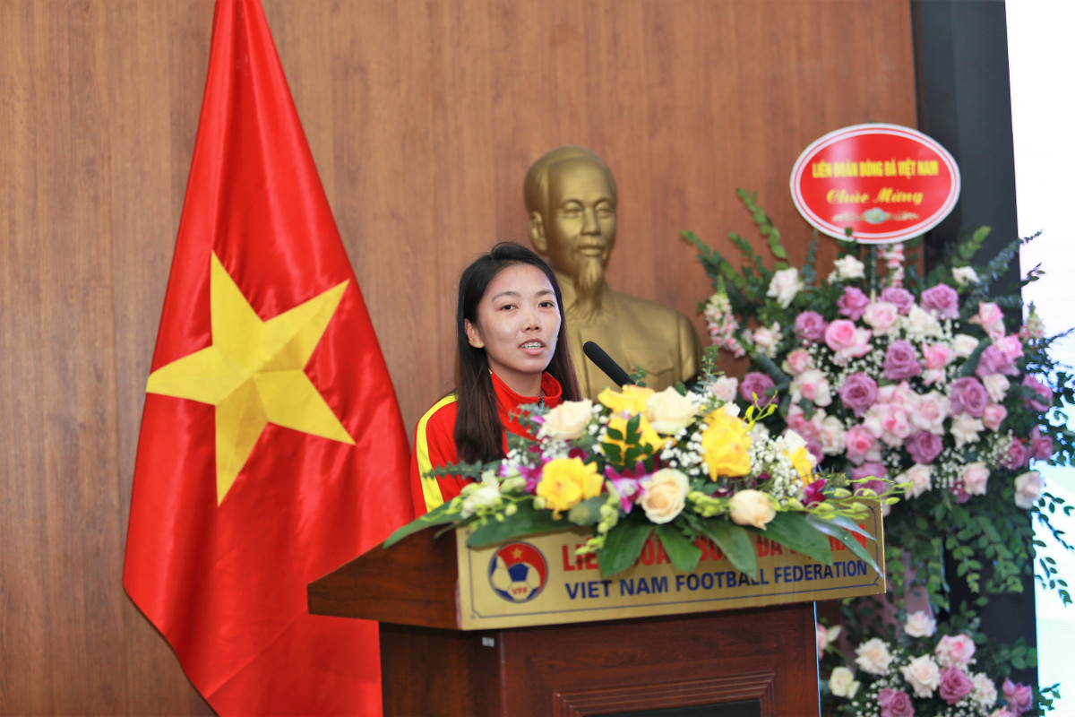 Le mung cong, doi tuyen nu Viet Nam nhan 