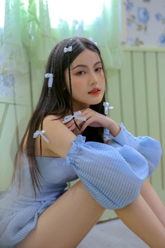 Đến đêm diễn lần 2 này, Mỹ Hàn lại đang đi du lịch ở Thái Lan khiến nhiều người tò mò, không biết cô có bỏ lỡ tiếp concert ủng hộ bạn trai rapper. Theo chia sẻ trên TikTok của một người bạn thân cùng đoàn với nàng hot girl cho biết chuyến đi này đã kết thúc và đang trên đường trở về Việt Nam vào chiều 19/10. Tuy nhiên, có vẻ như cô lại tiếp tục mất hút trong đêm concert tối qua.