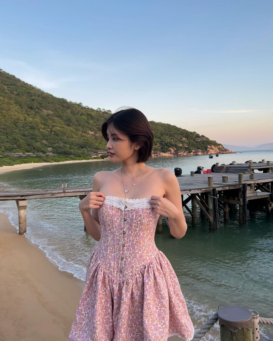 Thực tế, đây không phải dịp hiếm song lần nào khoe vóc dáng, bạn gái Lai Bâng cũng gây bão khắp cõi mạng.