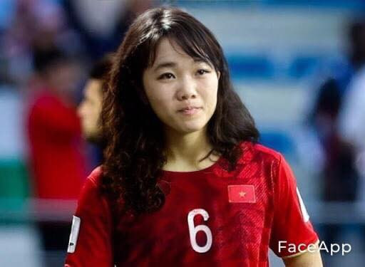 Mới đây, câu hỏi của nhiều người đã có câu trả lời khi các netizen chuyền tay nhau những bức ảnh chế về việc các cầu thủ Việt Nam hóa gái.