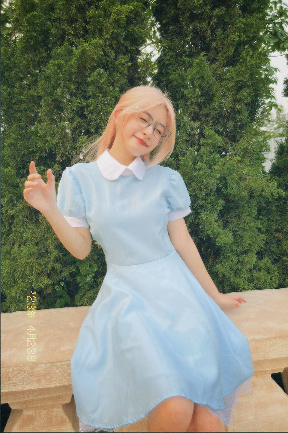 Hoàng Trúc sở hữu vẻ ngoài ưa nhìn, mái tóc bạch kim ấn tượng. Với khả năng diễn xuất, cô liên tục “gây bão” cộng đồng TikTok qua những video hài tình huống, hút hàng triệu lượt xem.