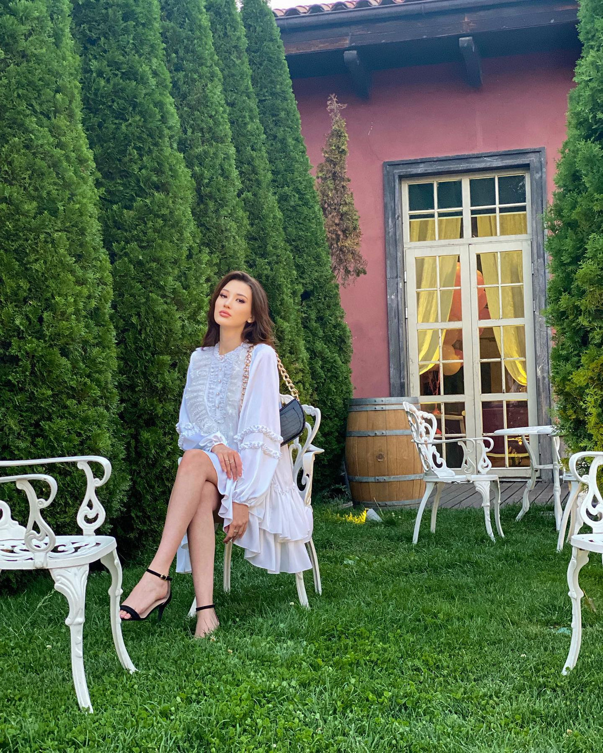 Về đời sống cá nhân, Sabina Altynbekova đã kết hôn cùng doanh nhân Sayat Salman vào năm 2020. Cả hai có một nhóc tì đáng yêu và duy trì cuộc hôn nhân hạnh phúc.