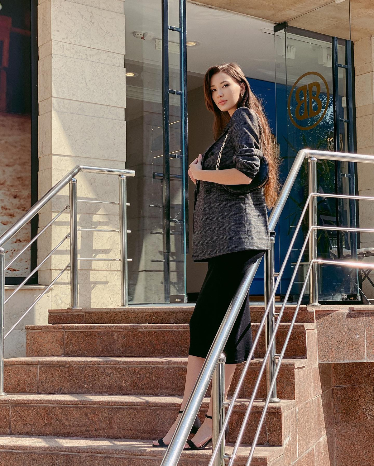 Tính đến năm 2023, cô đang xếp thứ 11 trong danh sách những vận động viên bóng chuyền giàu nhất thế giới.