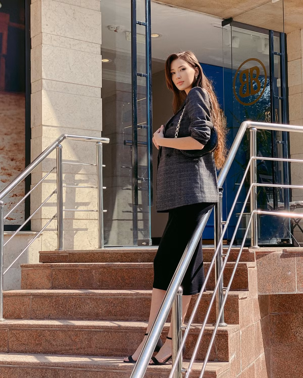 Tính đến năm 2023, cô đang xếp thứ 11 trong danh sách những vận động viên bóng chuyền giàu nhất thế giới.