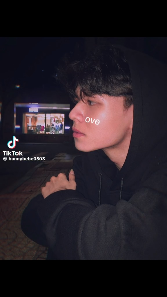 Và với nhiều phiên bản biến tấu hơn, trào lưu "flex" chiếc mũi cao này dự kiến sẽ còn gây bão dài với bùng nổ hơn trong thời tới.