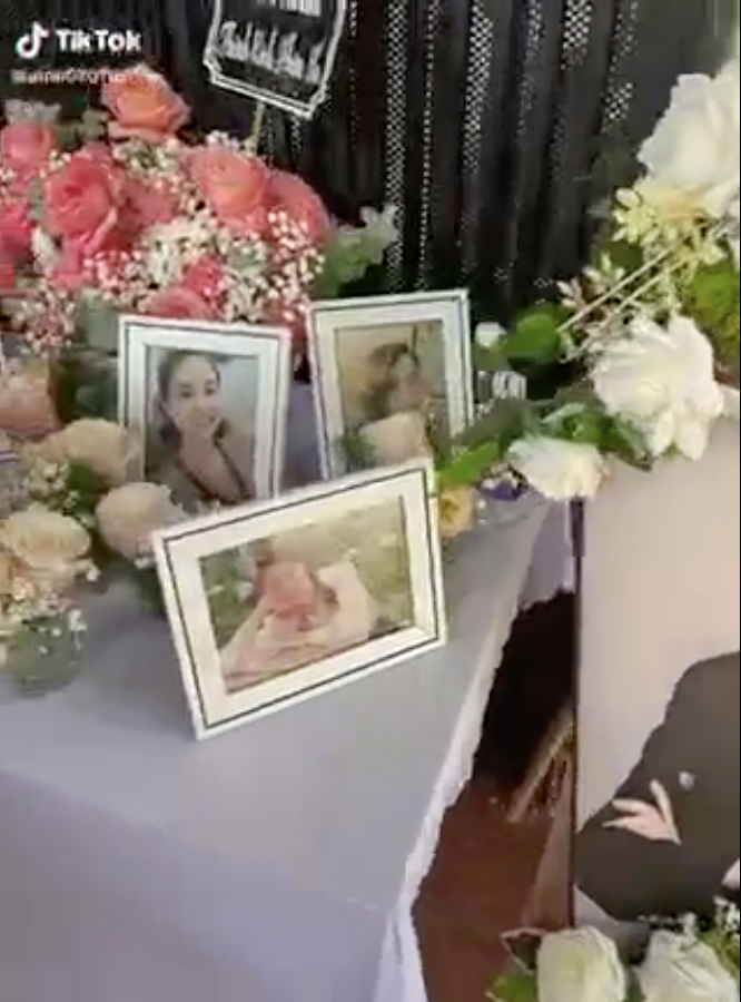 Mới đây nhất, những hình ảnh bên trong tang lễ của tình cũ Minh Nhựa đã được chia sẻ lên mạng xã hội.