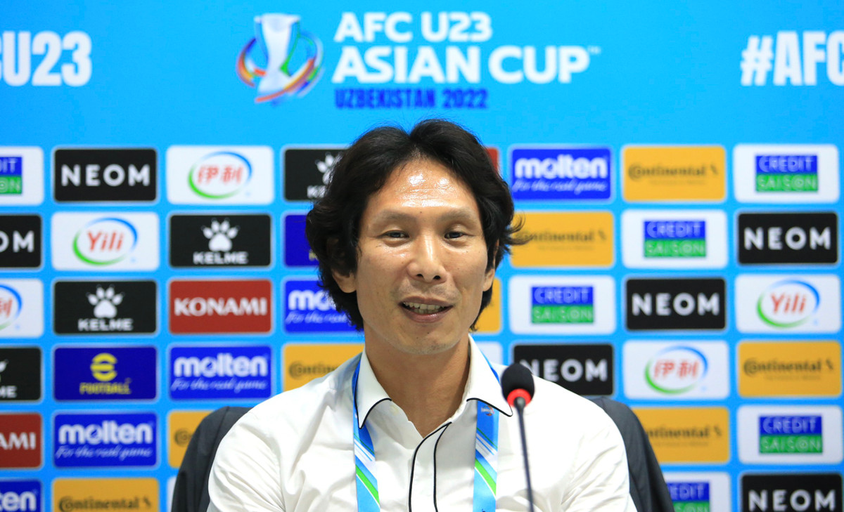 Lâm Vlog tên thật là Lê Hoàng Vũ Huy, tên ở nhà thường gọi là Lâm, sinh năm 1990. Hiện tại, anh sinh sống ở Thủ Dầu Một, Bình Dương.