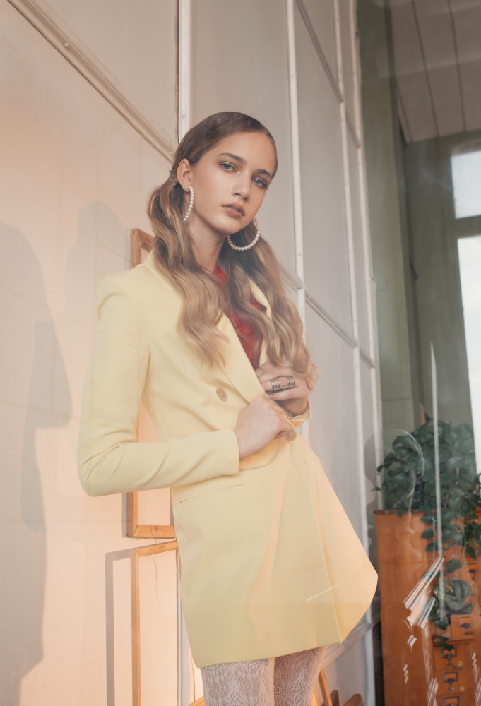 Vẫn là đôi mắt xanh thu hút nhưng đường nét gương mặt của Marta Krylova không khả ái như trước là nhận xét của nhiều người về người mẫu nhí nổi tiếng năm nào.