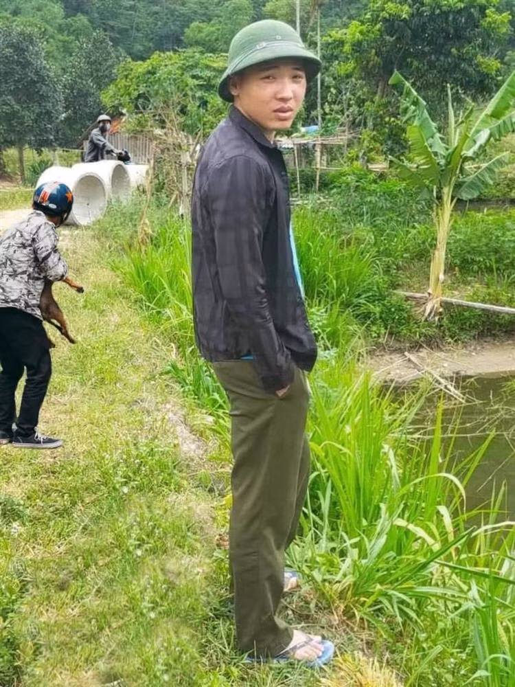 Ngay lập tức, các thợ sửa ảnh miễn phí đã vào cuộc để giúp anh chàng có được loạt sản phẩm cực kỳ đúng quy trình, từng bước một và không chút sai sót nào.