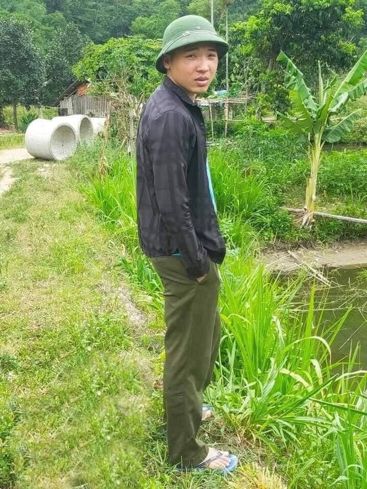 Và rồi điều gì đến cũng phải đến... chú cún biến mất trong tích tắc.