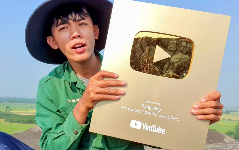 Các món xuất hiện trong clip của chàng vlogger là những món đến từ núi rừng, nông thôn nhưng được sáng tạo, chế biến nhiều kiểu mới lạ.