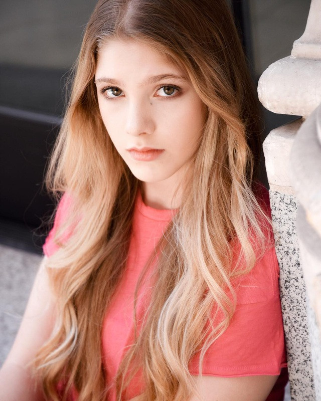 Madison Rose chỉ có thể đi bộ mỗi ngày. Sau khi quen với việc này cô dần chuyển sang chạy bộ. 6 tháng kiên trì đi bộ, chạy bộ đã giúp cô nàng giảm được khoảng 12kg.