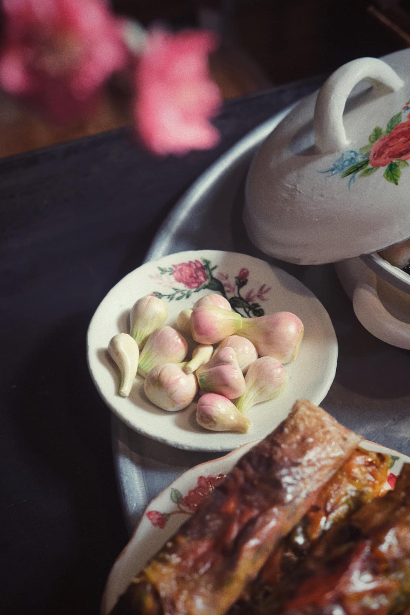 Nhiều năm bén duyên với nghề làm bánh, Dương luôn đề cao các giá trị truyền thống. Ký ức xưa luôn là chủ đề đem đến cho cô những ý tưởng dồi dào và thú vị.