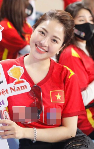 Quảng cáo sàn cá độ bất hợp pháp, Trâm Anh nhận đủ chỉ trích Quang cao san ca do bat hop phap, Tram Anh nhan du chi trich