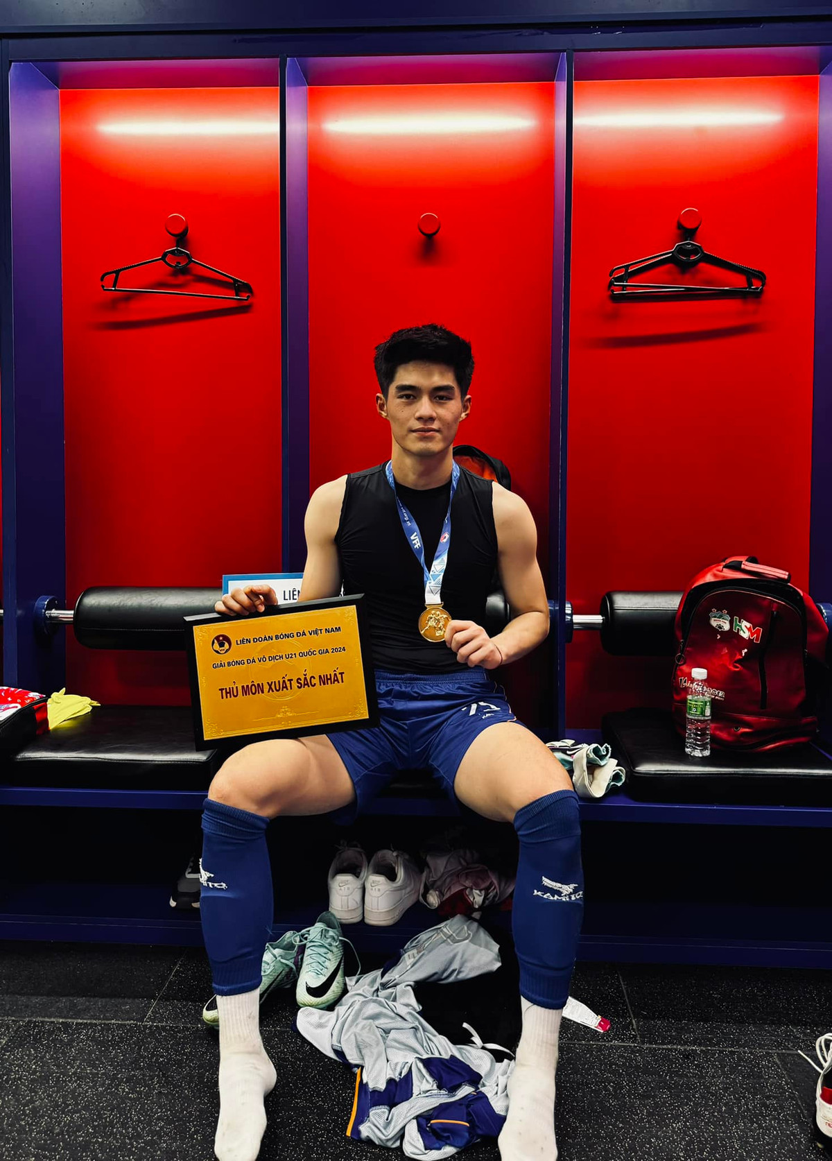 Trước khi được triệu tập lên Đội tuyển Quốc gia, Trung Kiên sở hữu bộ sưu tập với nhiều danh hiệu tập thể và cá nhân với CLB phố Núi - LP Bank Hoàng Anh Gia Lai.