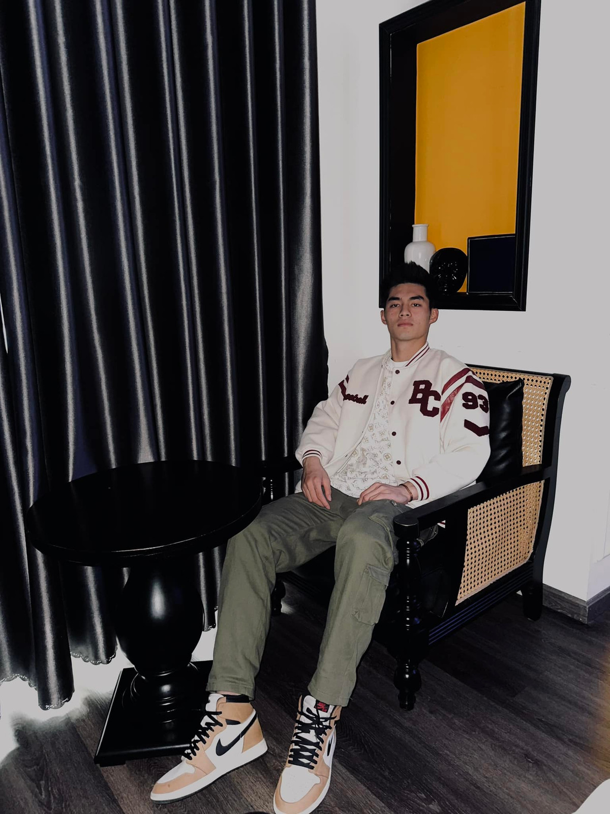 Visual đỉnh chóp của chàng hot boy mới nổi của Đội tuyển Việt Nam đợt tập trung FIFA Days tháng 10.