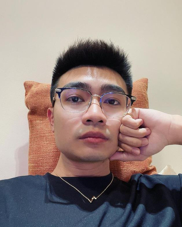 Cách đây chưa lâu, chuyện Bụt (người yêu cũ của Linh Ngọc Đàm) công khai thả thính và đăng ảnh người yêu mới trên story khiến cộng đồng mạng xôn xao.