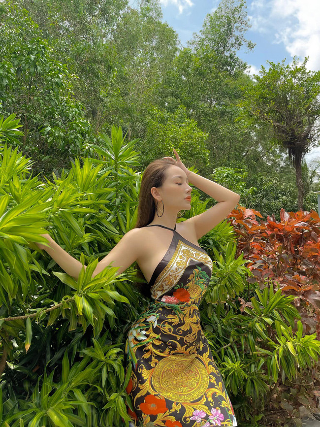 Bảo Trân là một cô gái tài năng. Cô hiện quản lý một trung tâm chăm sóc sắc đẹp.