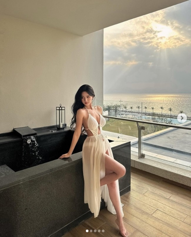 Vì công việc, Riya Yu đi nhiều nơi trên thế giới để chụp hình, quay phim. Nhờ đó, người đẹp có cơ hội trải nghiệm nền ẩm thực phong phú ở nhiều địa danh nổi tiếng.