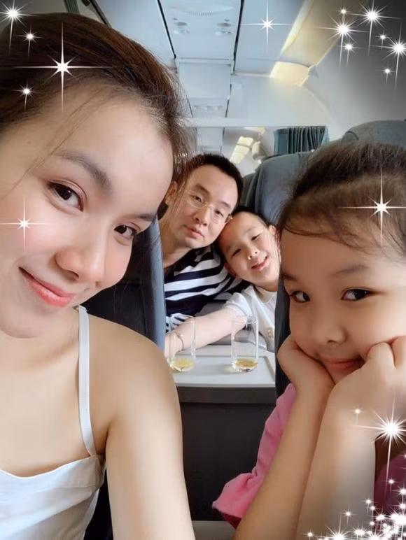 Hoa hau Thuy Lam khoe nhan sac doi thuong sau 11 nam roi xa showbiz