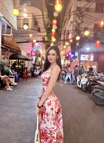 Đào Lan Phương gây ấn tượng khi sở hữu vóc dáng chuẩn chỉnh, vòng nào ra vòng đó.