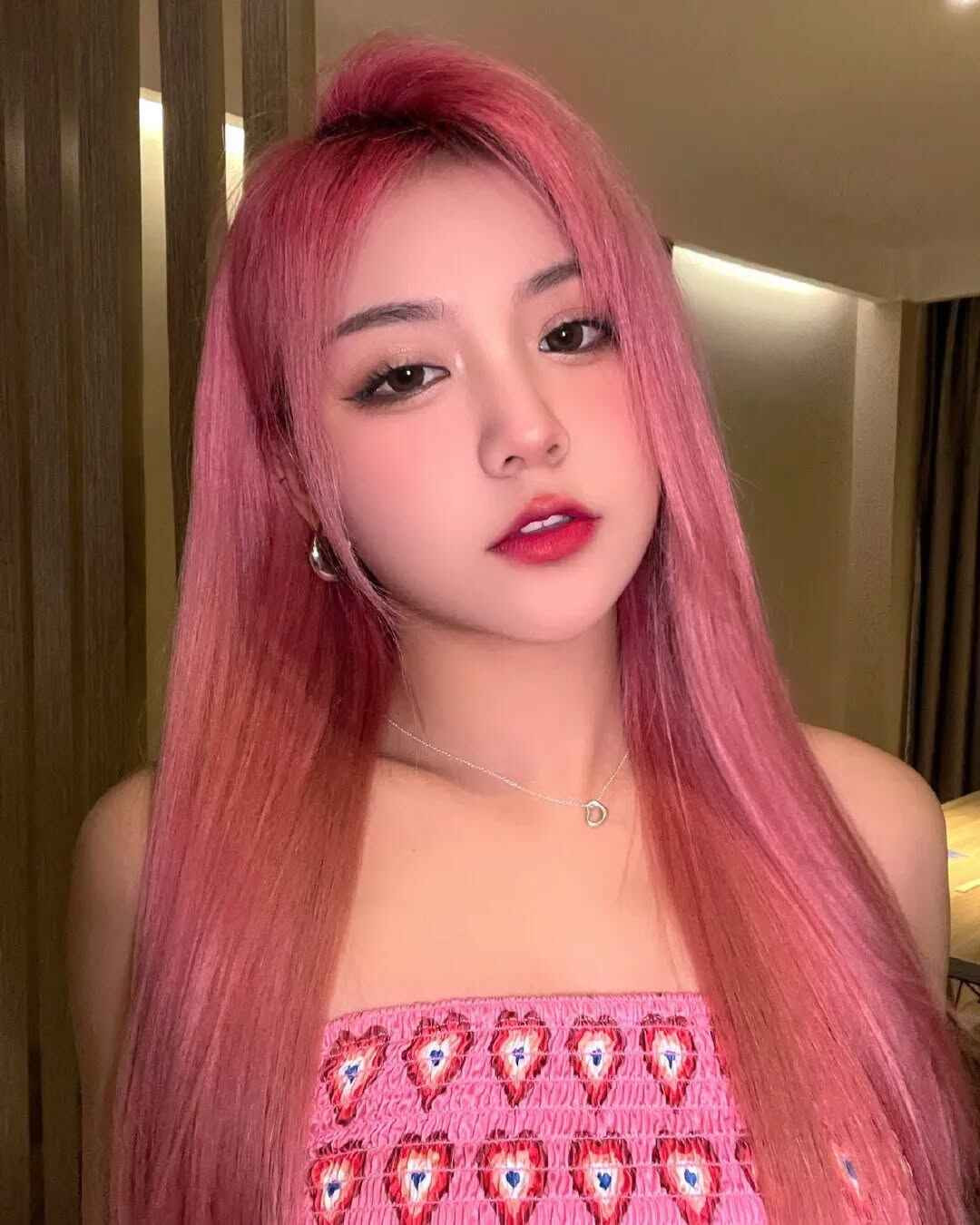 Tuy nhiên, dù được xác định là "có năng lực thanh toán", cô nàng vẫn cố tình không trả nợ. Chính vì vậy, Đạo Tiểu Đao bị liệt vào danh sách “con nợ bất chính”.