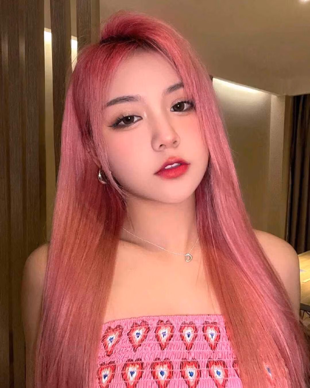 Tuy nhiên, dù được xác định là "có năng lực thanh toán", cô nàng vẫn cố tình không trả nợ. Chính vì vậy, Đạo Tiểu Đao bị liệt vào danh sách “con nợ bất chính”.