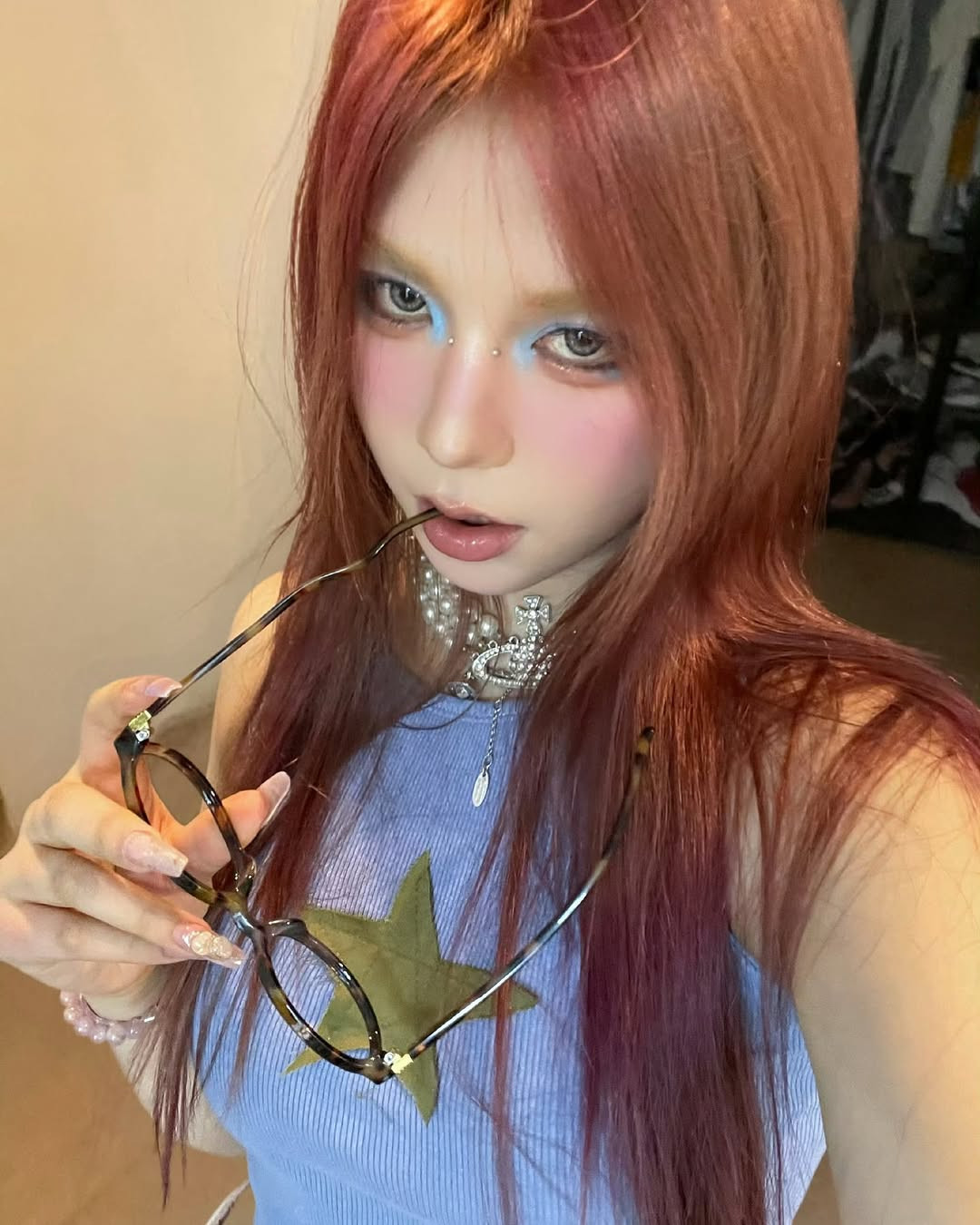 Dù từng sở hữu tất cả, thế nhưng cũng chính những hào quang đó đã khiến nữ streamer “mờ mắt”, bỏ quên hiện thực và dẫn tới kết cục đáng tiếc.