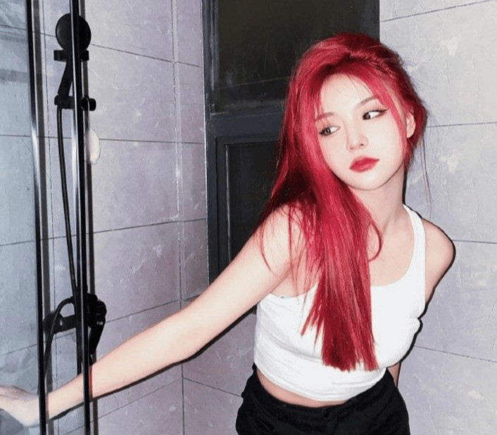 Cụ thể, trước đó Đạo Tiểu Đao đã xảy ra một vài xích mích không đáng có. Theo phán quyết, người đẹp này phải bồi thường 4,26 triệu NDT (hơn 15 tỷ Đồng) do vi phạm điều khoản hợp đồng.