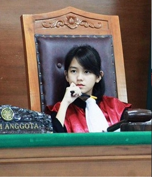 Sau khi những bức ảnh của Ann lên sóng ngay lập tức nhận về vô số lời khen và được dân mạng xin thông tin về hot girl này không ngớt.