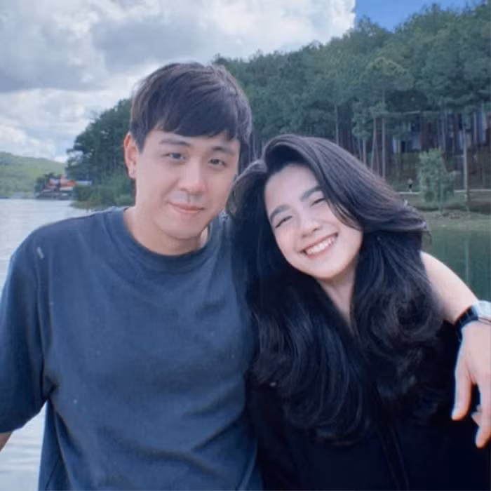 Phía dưới phần bình luận, nhiều người không giấu được sự vui mừng bởi đã đợi ngày Huy Me và Hàn Hằng về chung từ rất lâu.