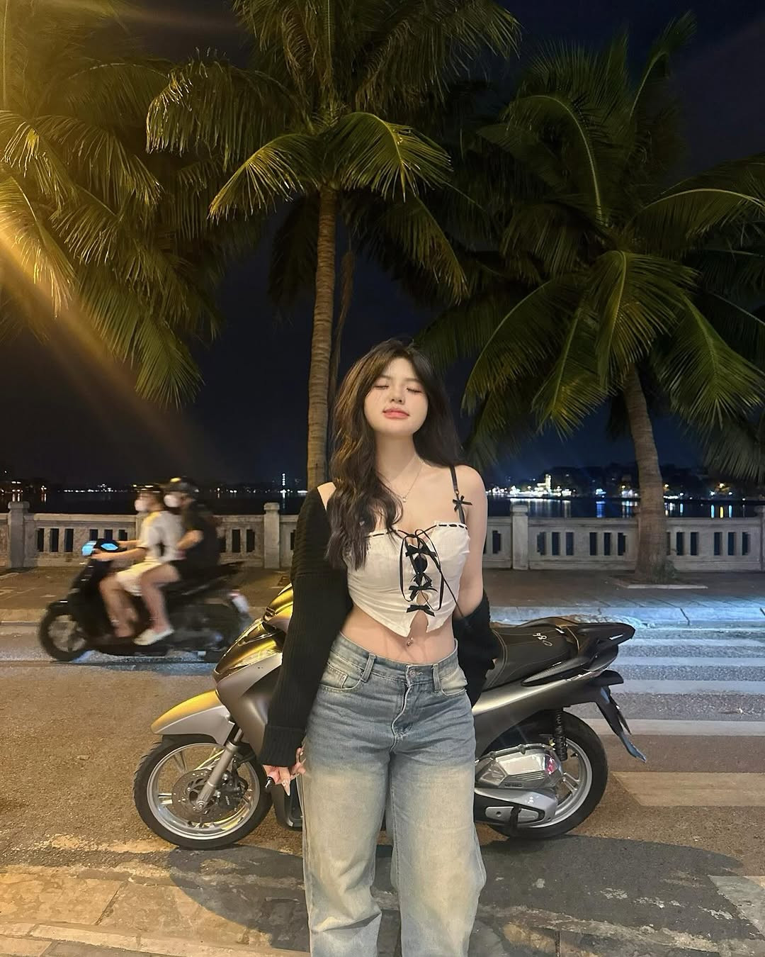 Dù có ý kiến khen hay chê, không thể phủ nhận rằng mỗi lần xuất hiện, lanhxinhyeu đều khiến cộng đồng mạng khó rời mắt.