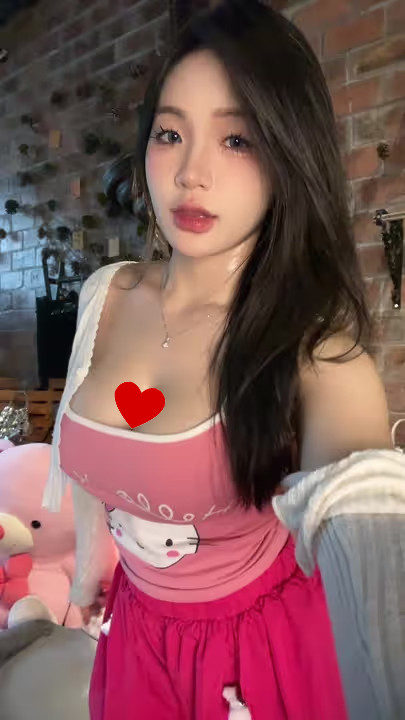 Thời gian gần đây, cộng đồng mạng, đặc biệt là giới game thủ đang không ngừng bàn tán về cái tên lanhxinhyeu – nữ TikToker sở hữu hơn 1,2 triệu follow cùng lượng tương tác cực "khủng".