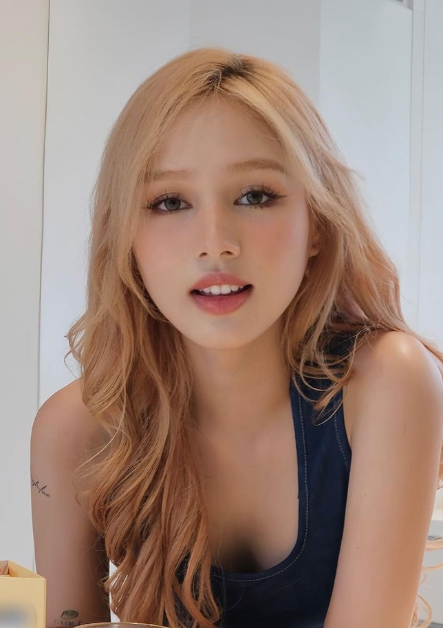 Trước Tết, Xoài Non liên tục khiến fan xôn xao khi để lộ hình thể mỏng manh trong những khung hình trên mạng xã hội.