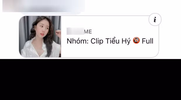 Theo như hình ảnh đang lan truyền trên mạng, cô gái trong clip được cho là có hành động nhạy cảm để lộ nửa khuôn mặt và bị mang đi ghép với hình của Tiểu Hý nhằm mục đích xấu.