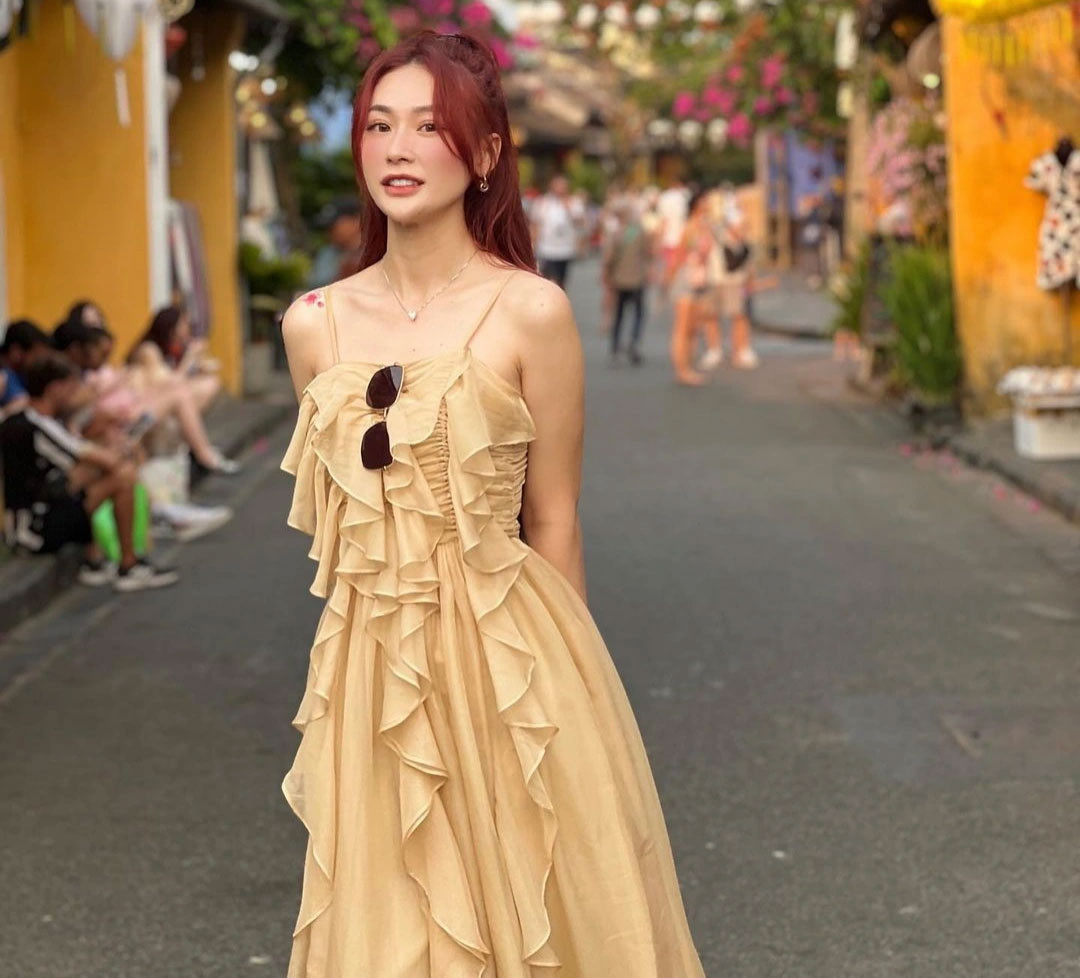 Ngoài ra, Ngọc Ánh còn kinh doanh thời trang và mỹ phẩm.