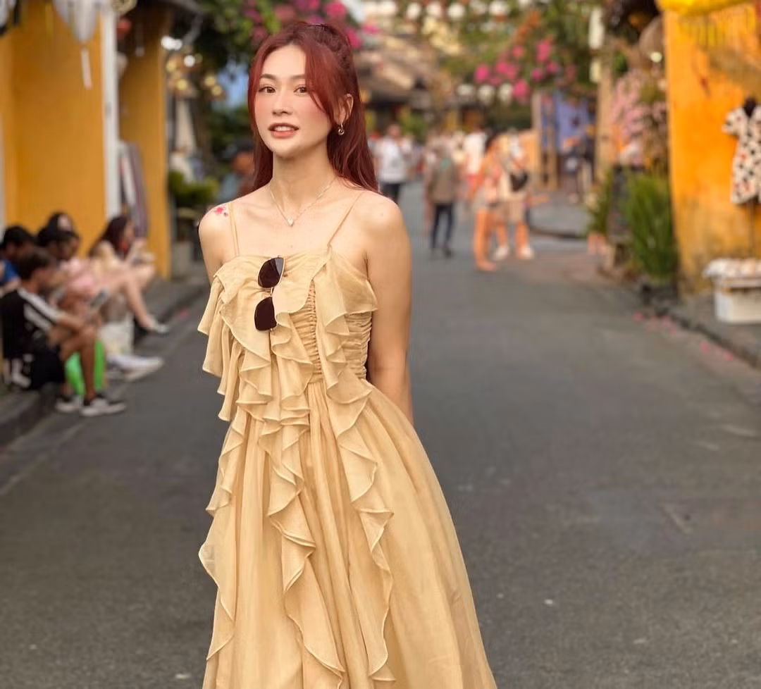 Ngoài ra, Ngọc Ánh còn kinh doanh thời trang và mỹ phẩm.