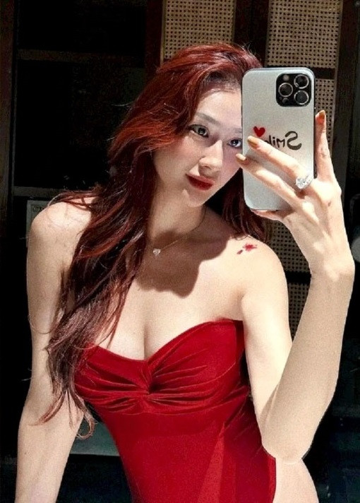 Sau đó, cộng đồng mạng đã tìm ra danh tính cô gái là hot girl Lê Ngọc Ánh, sinh năm 1992.