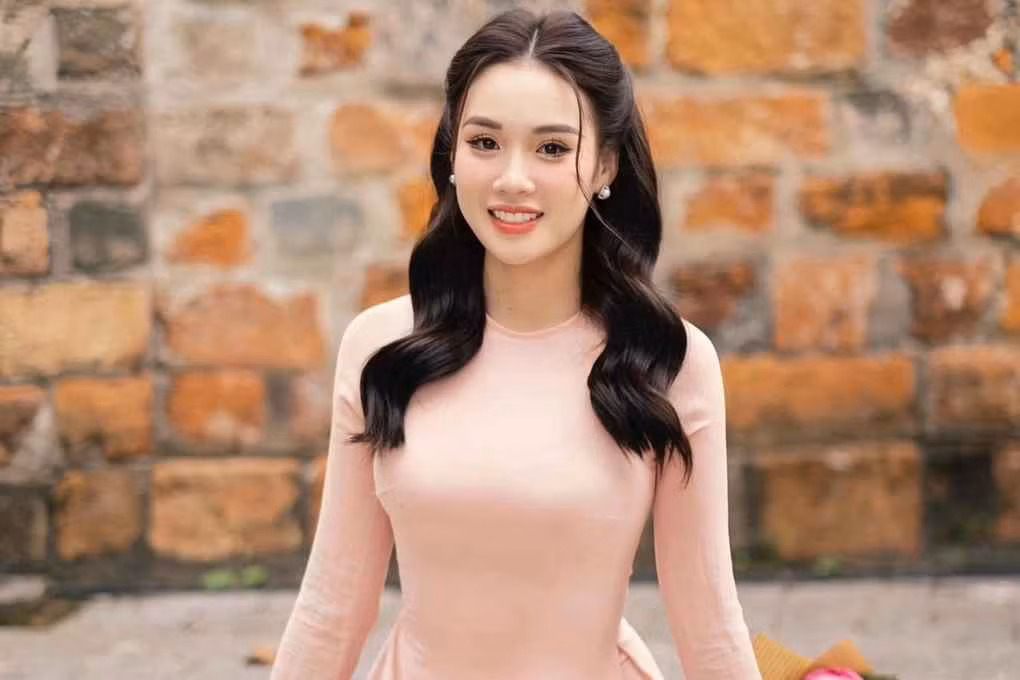 Trong các hoạt động thường ngày, Ngọc Mai luôn tìm cách làm mới bản thân bằng những trang phục phù hợp, bắt kịp xu hướng thời trang mới (Ảnh: FBNV).