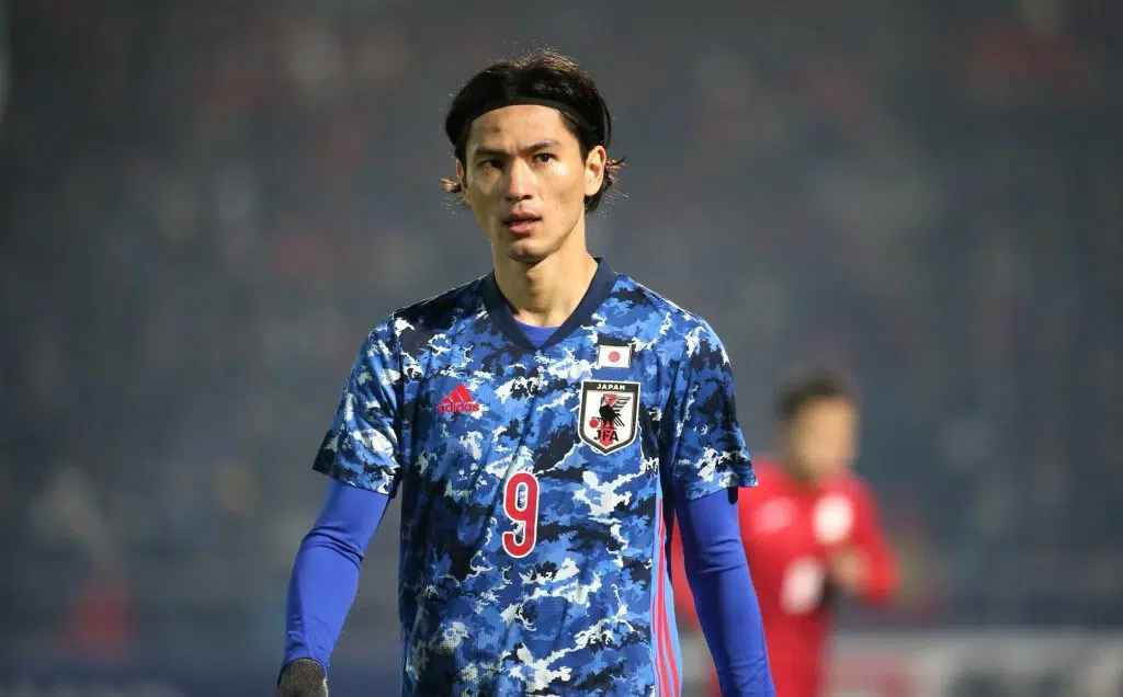 Minamino rời Liverpool gia nhập Monaco trong hè năm nay để tìm cơ hội ra sân nhiều hơn. Từ đầu mùa, anh ra sân 9 trận, ghi một bàn và có 3 kiến tạo tại Ligue 1. Hộ công nàng dần lấy lại phong độ, do đó sẽ chắc suất đá chính cho tuyển Nhật Bản ở World Cup 2022.