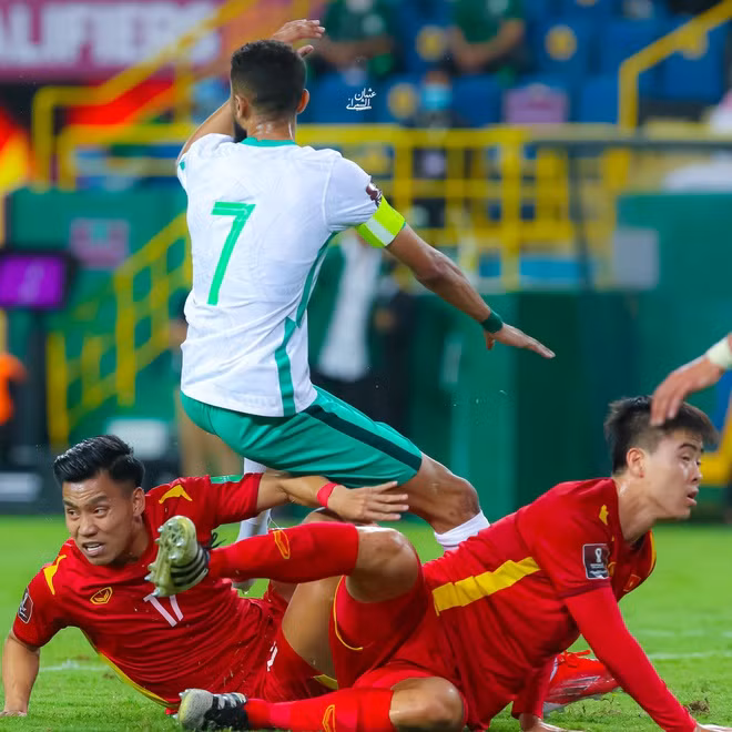 Cong nghe VAR va nan nhan moi nhat mang ten doi tuyen Viet Nam