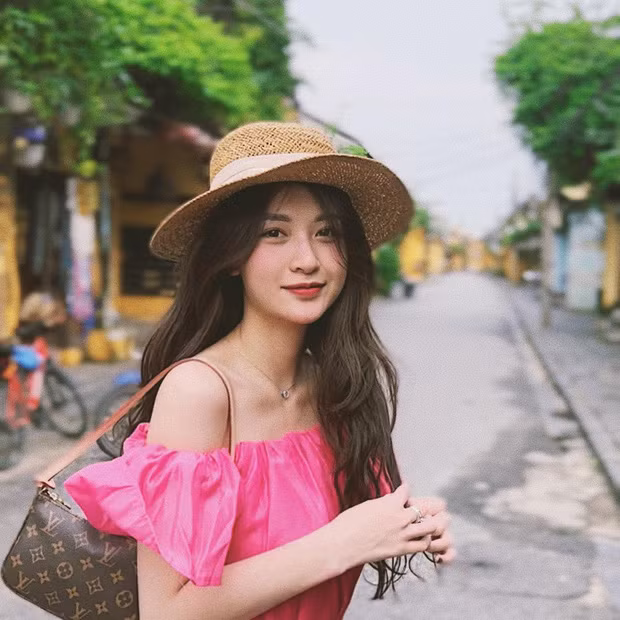 Một thời gian sau đó, Thư Vũ đã comeback trên một số nền tảng như Facebook, TikTok.