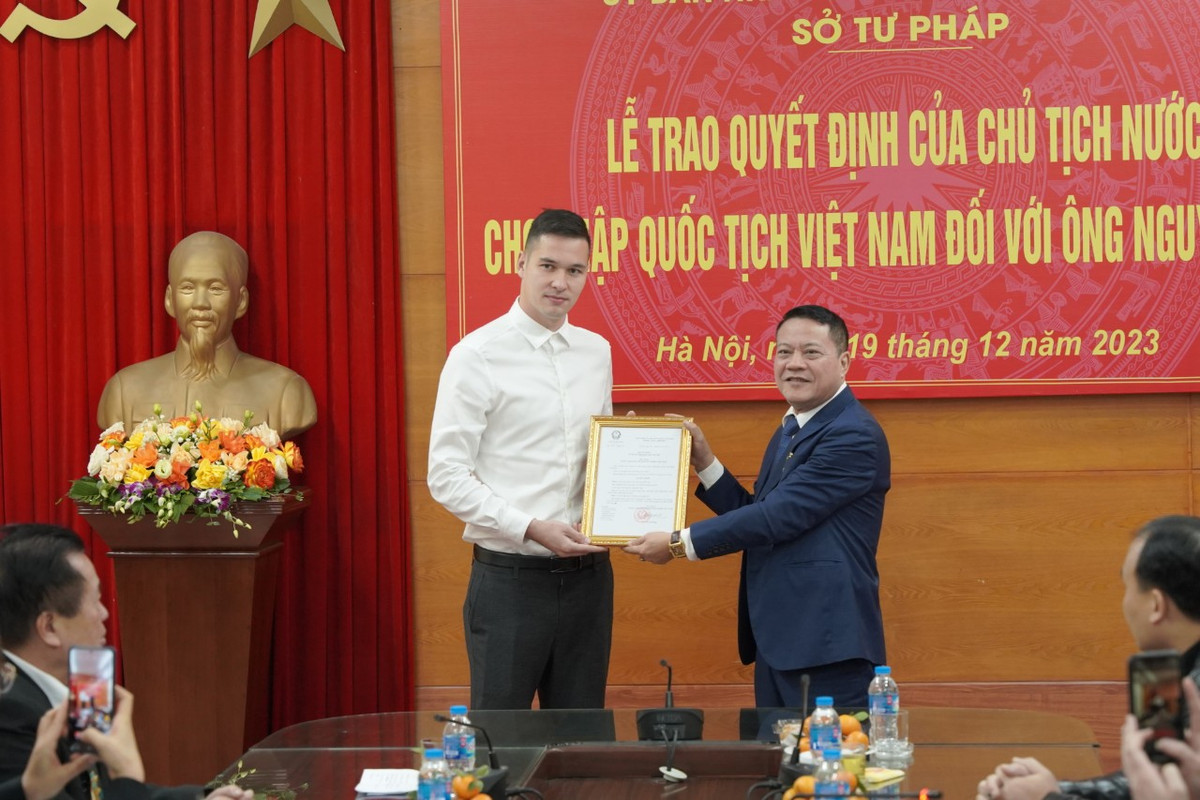 Filip Nguyen chinh thuc nhan quoc tich Viet Nam-Hinh-2