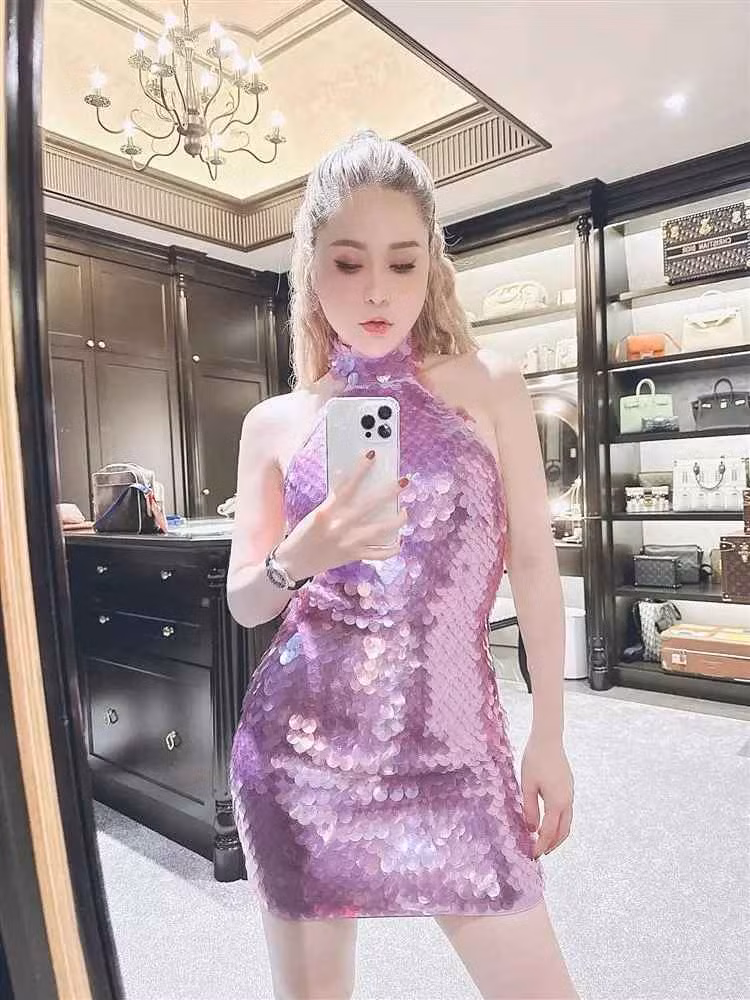 Tất nhiên, tháp tùng "nữ đại gia quận 7" dự tiệc không ai khác chính là anh xã Nguyễn Quốc Vũ.